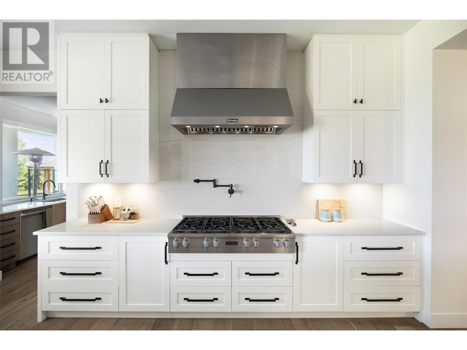 590 Barnaby Road. Kelowna, British Columbia