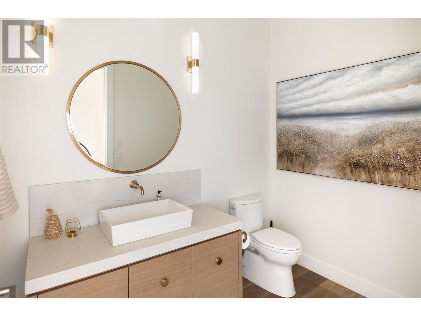 590 Barnaby Road. Kelowna, British Columbia