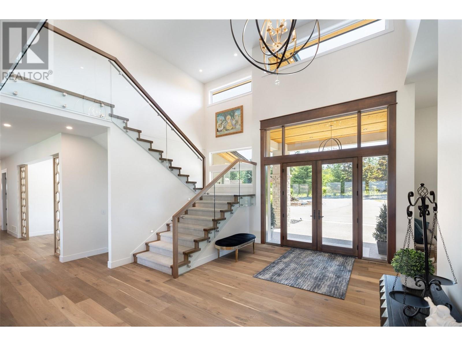 590 Barnaby Road. Kelowna, British Columbia