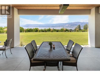 590 Barnaby Road. Kelowna, British Columbia