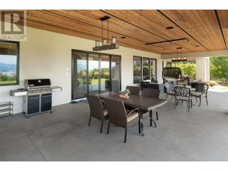 590 Barnaby Road. Kelowna, British Columbia