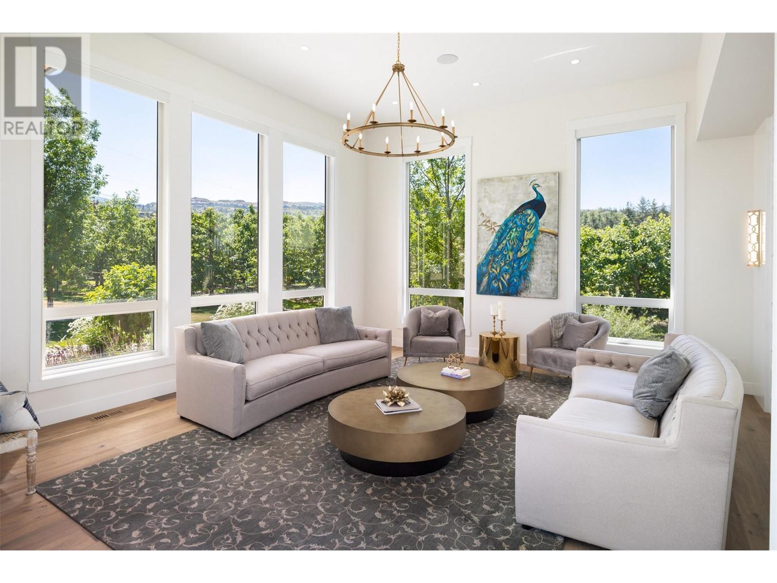 590 Barnaby Road. Kelowna, British Columbia