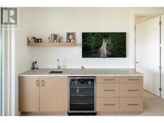 590 Barnaby Road. Kelowna, British Columbia