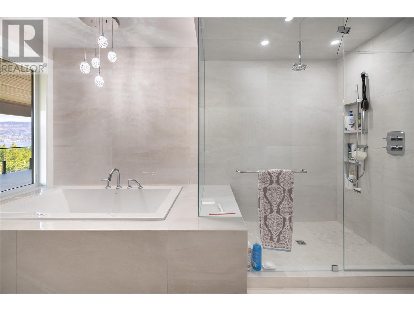 590 Barnaby Road. Kelowna, British Columbia