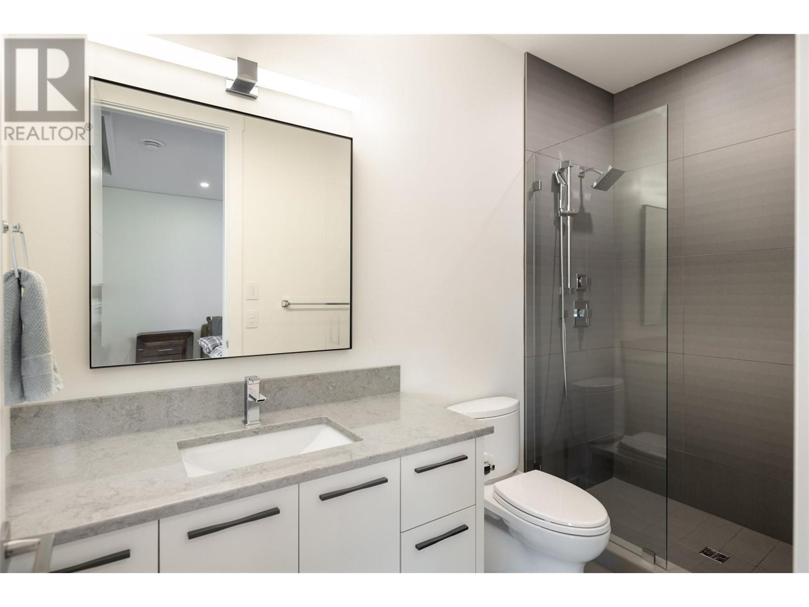 590 Barnaby Road. Kelowna, British Columbia