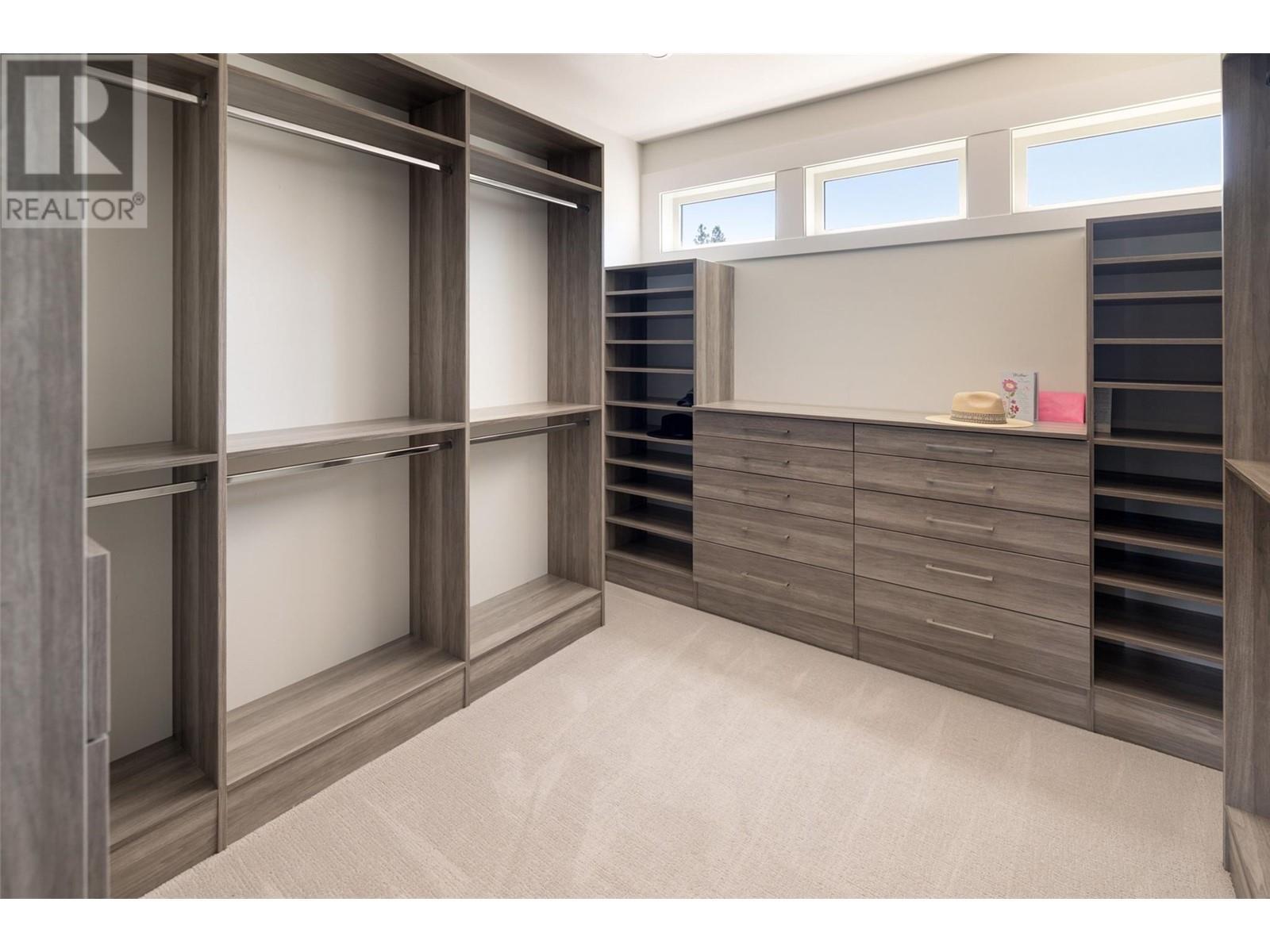 590 Barnaby Road. Kelowna, British Columbia