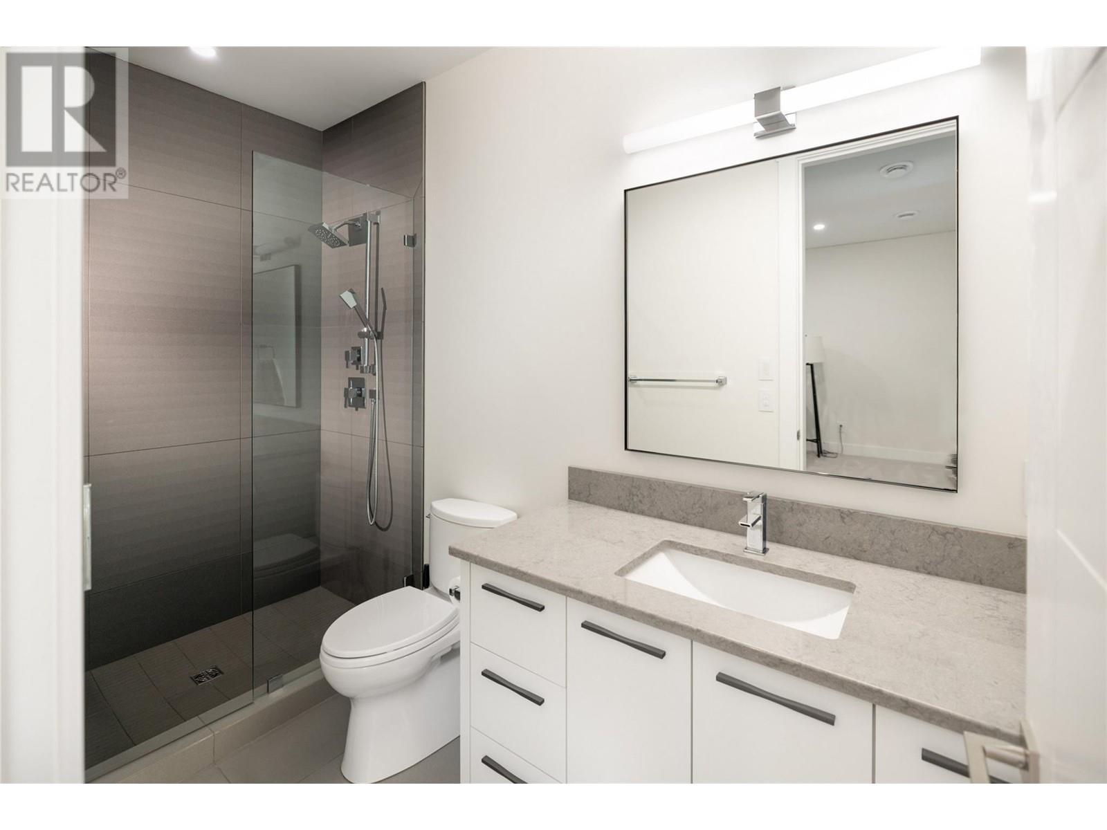 590 Barnaby Road. Kelowna, British Columbia