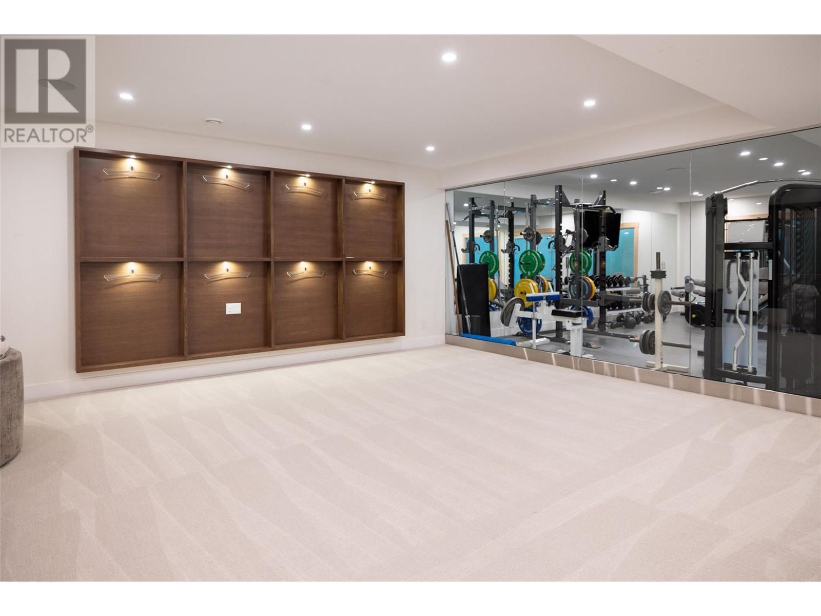 590 Barnaby Road. Kelowna, British Columbia