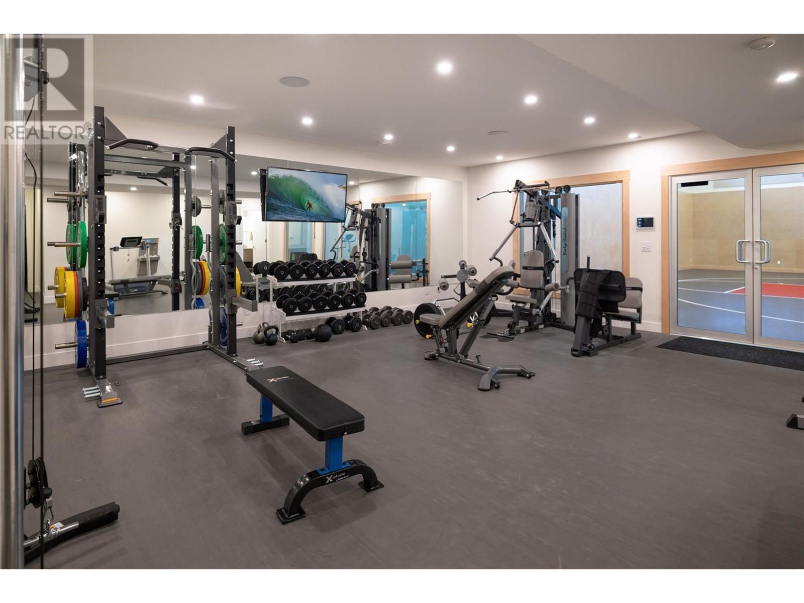 590 Barnaby Road. Kelowna, British Columbia