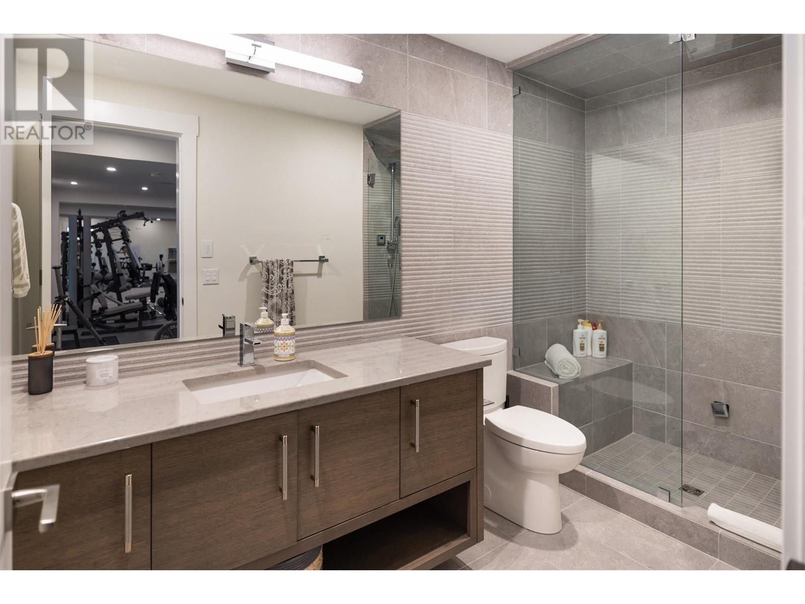 590 Barnaby Road. Kelowna, British Columbia