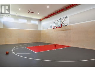 590 Barnaby Road. Kelowna, British Columbia