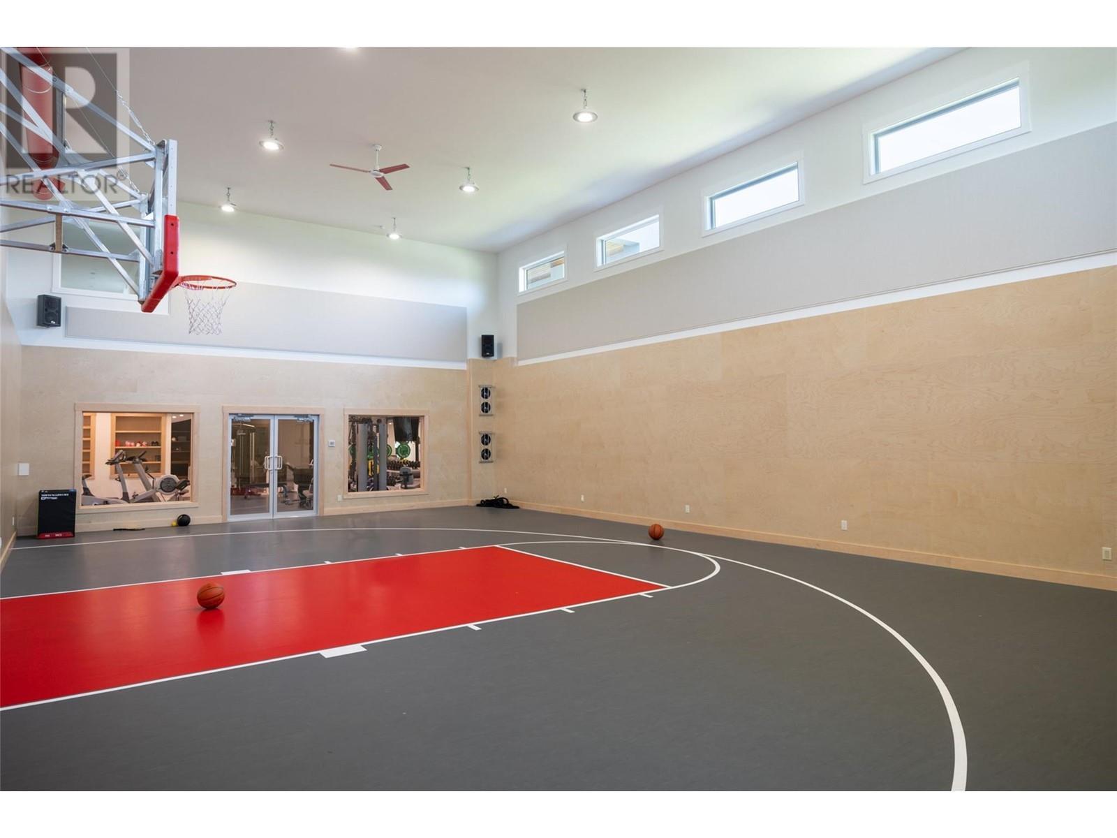 590 Barnaby Road. Kelowna, British Columbia