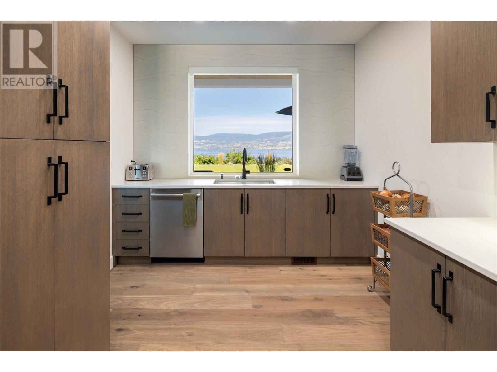 590 Barnaby Road. Kelowna, British Columbia