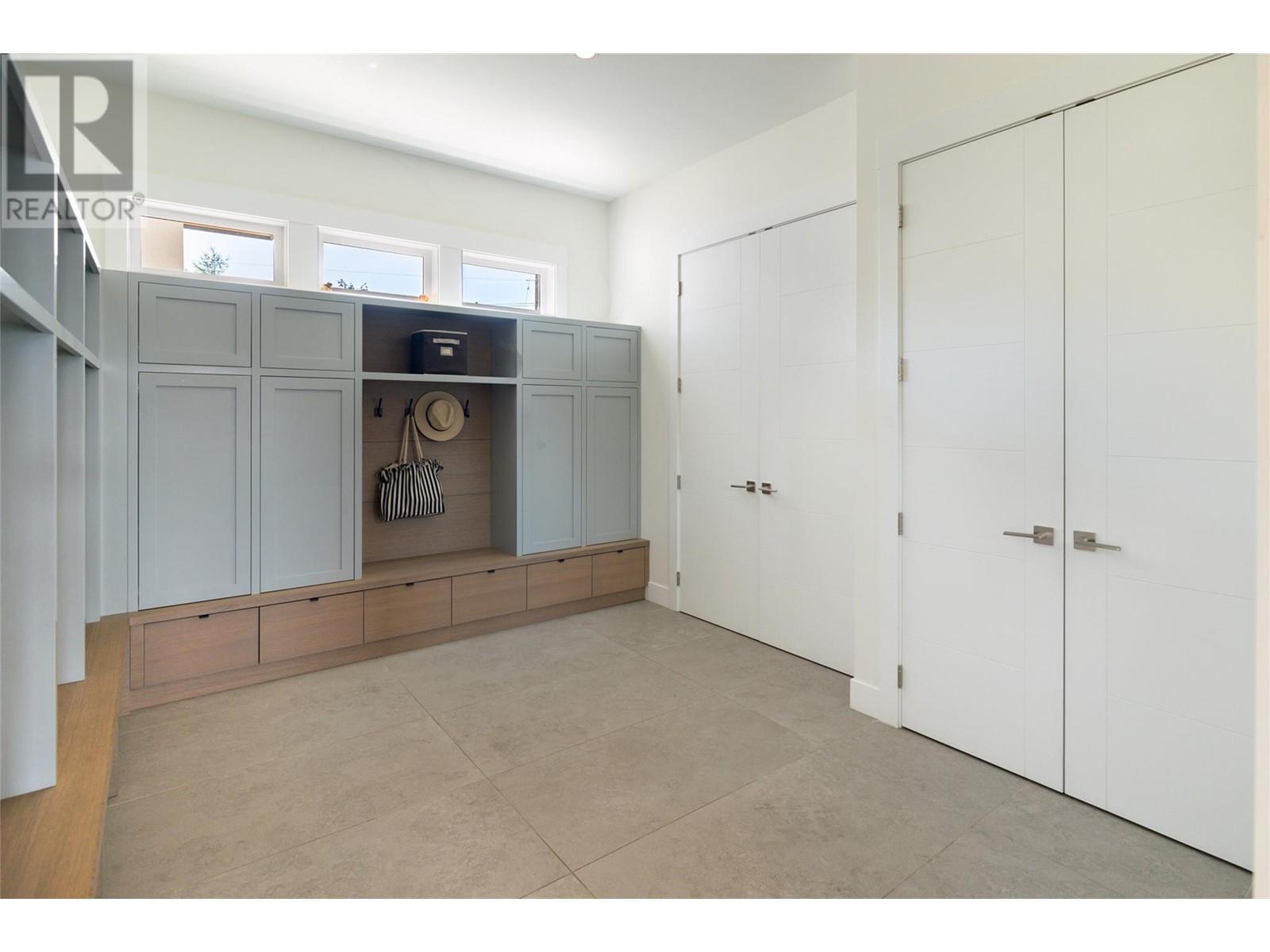 590 Barnaby Road. Kelowna, British Columbia