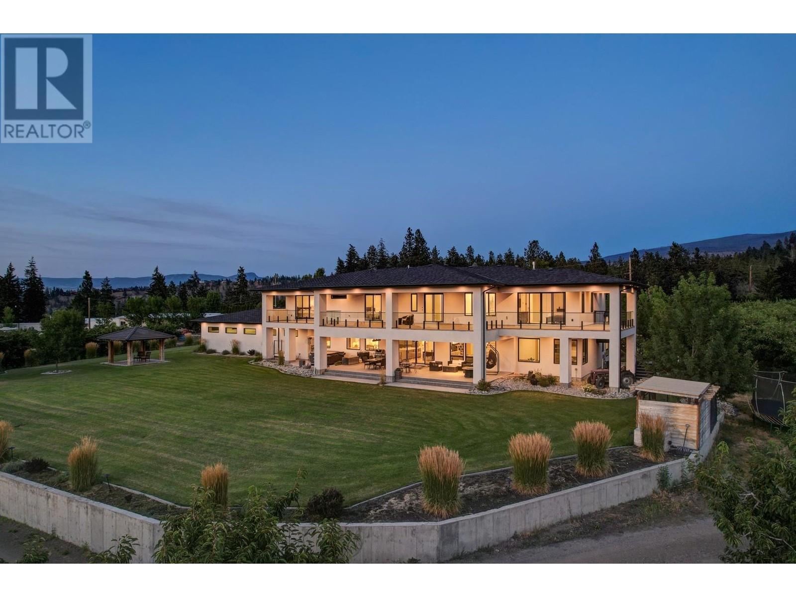 590 Barnaby Road. Kelowna, British Columbia