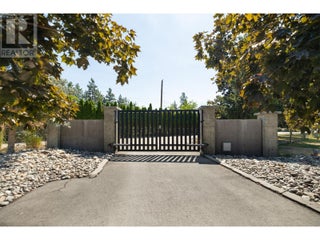 590 Barnaby Road. Kelowna, British Columbia