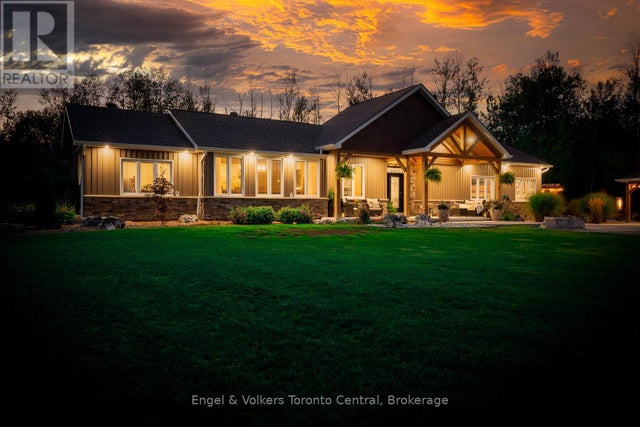 242 Somers Street, Georgian Bluffs