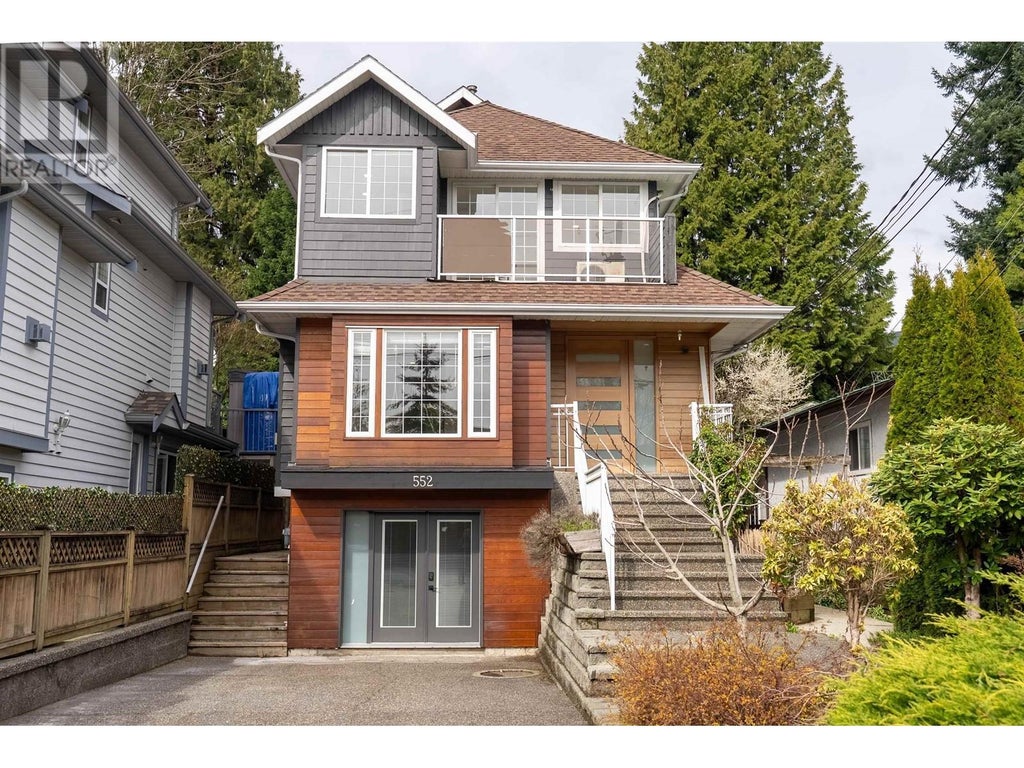 552 W 25th Street, North Vancouver