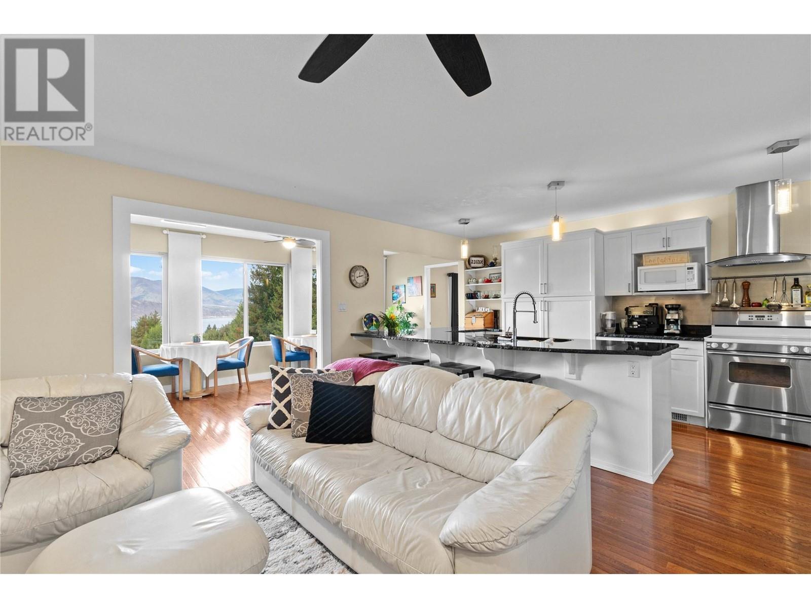 2847 Walsh Road. Sorrento, British Columbia