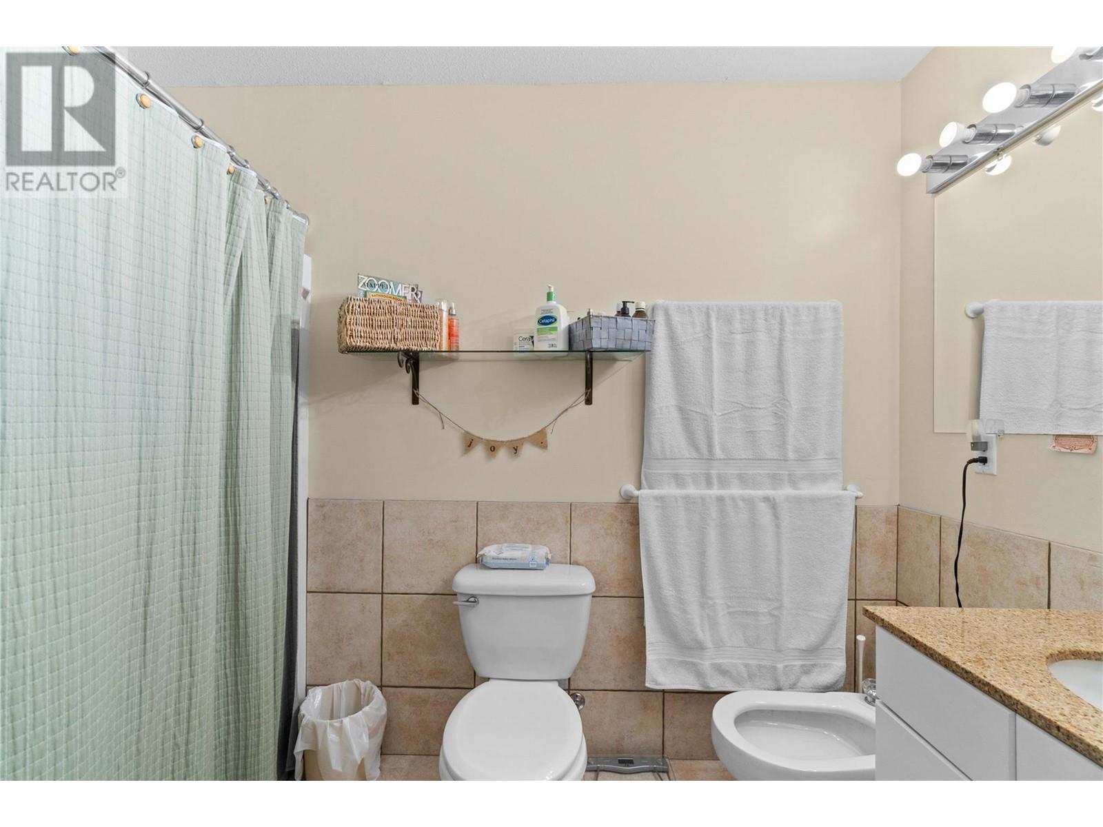 2847 Walsh Road. Sorrento, British Columbia