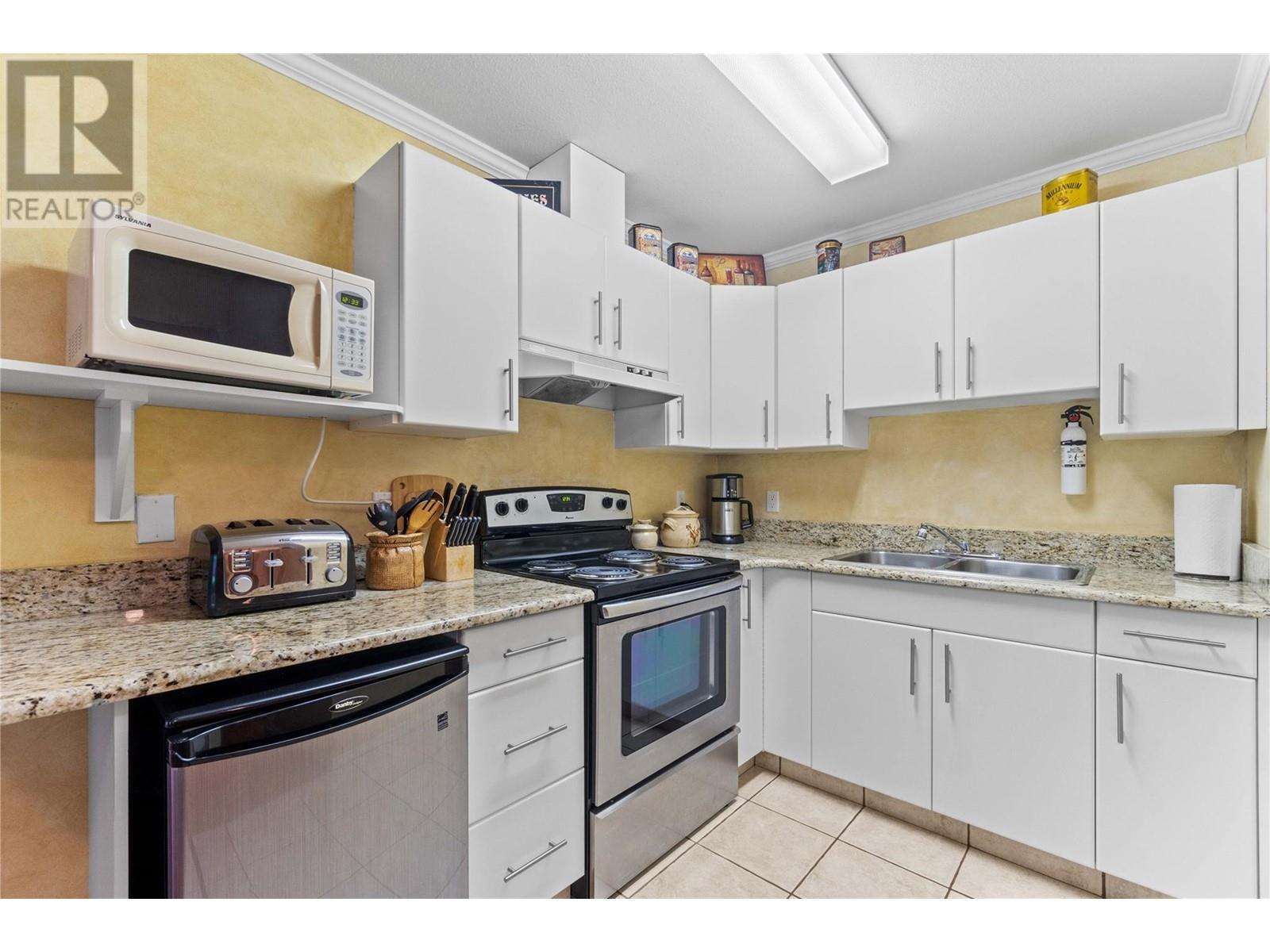 2847 Walsh Road. Sorrento, British Columbia