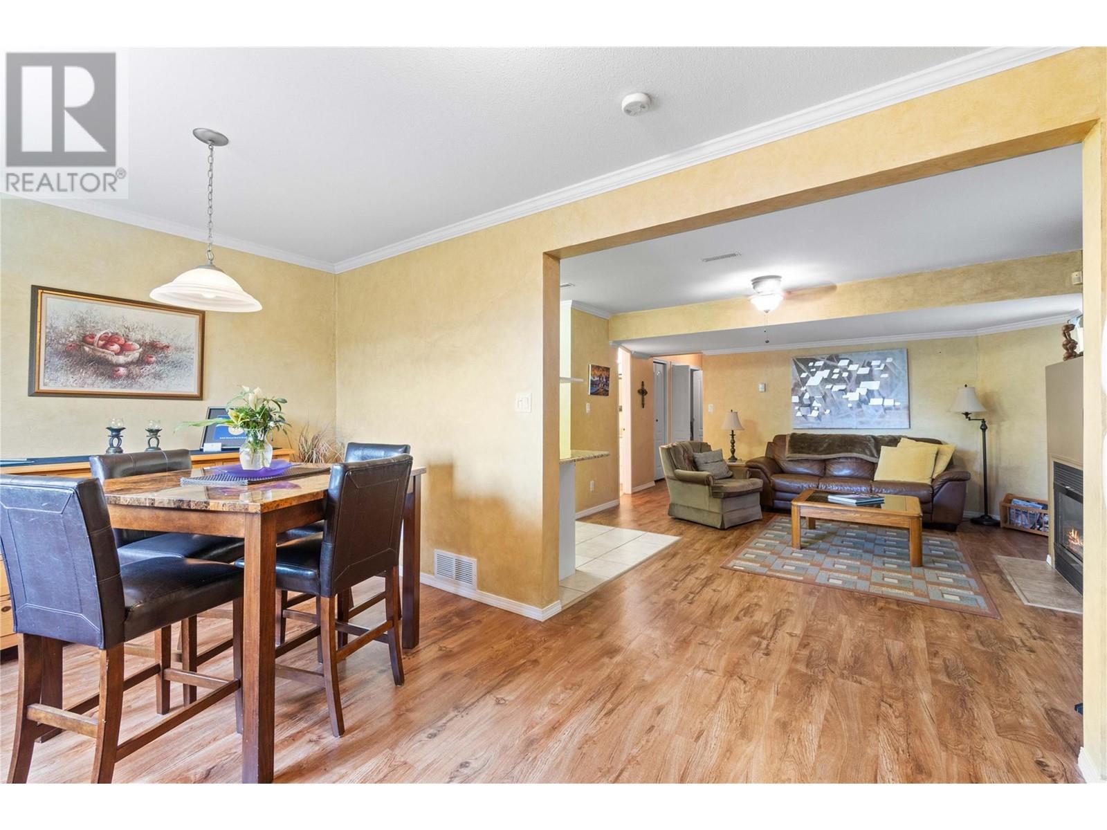 2847 Walsh Road. Sorrento, British Columbia