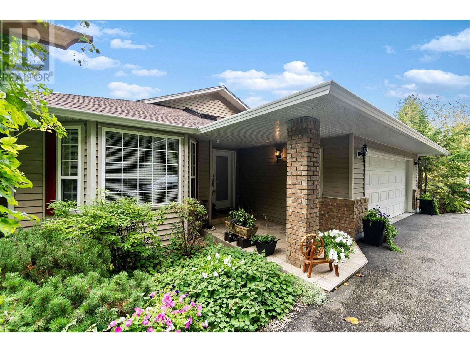 2847 Walsh Road. Sorrento, British Columbia