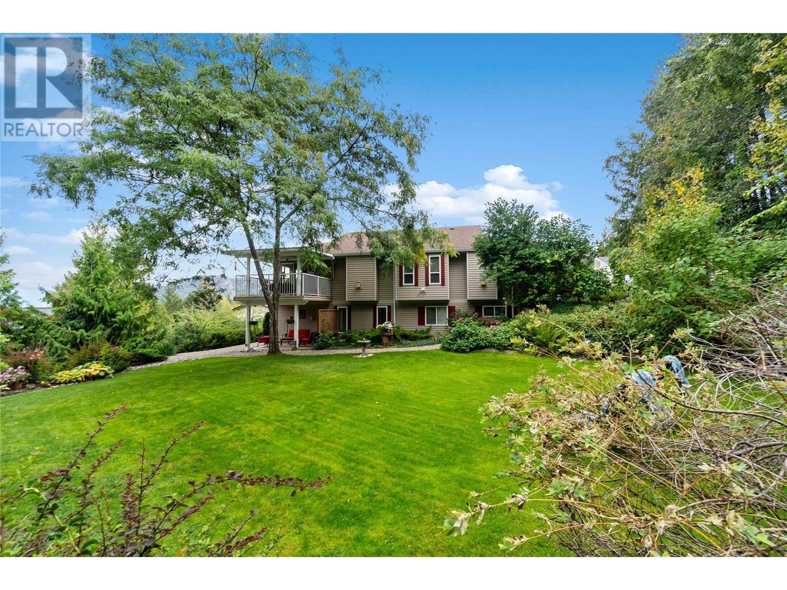 2847 Walsh Road. Sorrento, British Columbia