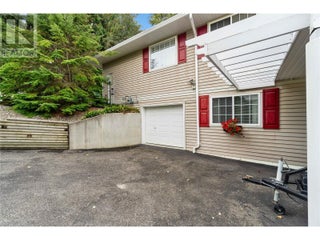 2847 Walsh Road. Sorrento, British Columbia