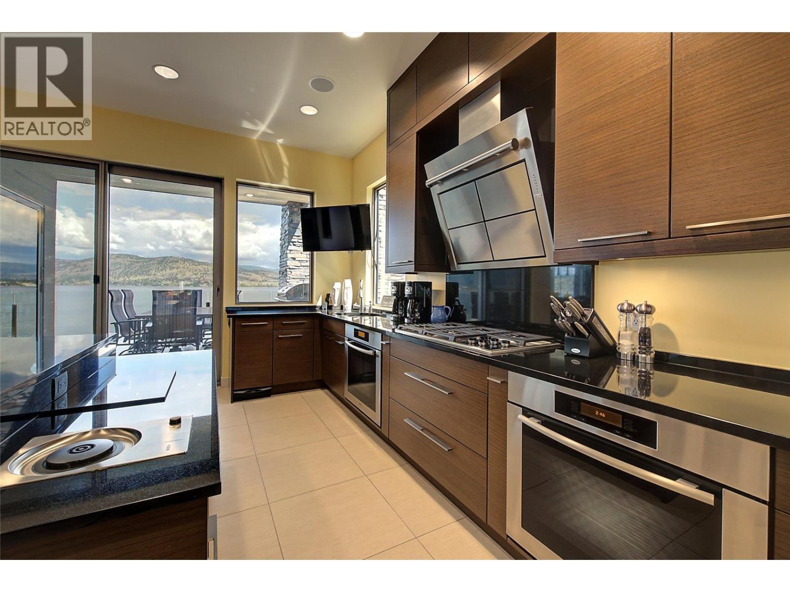 901 Westside Road S Unit# 6. West Kelowna, British Columbia