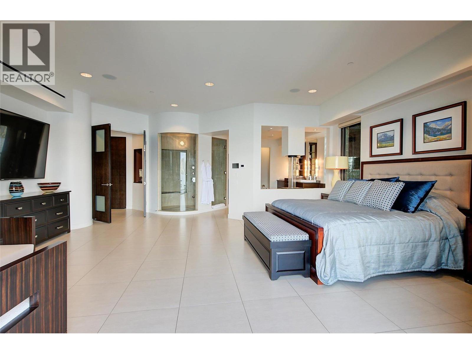 901 Westside Road S Unit# 6. West Kelowna, British Columbia