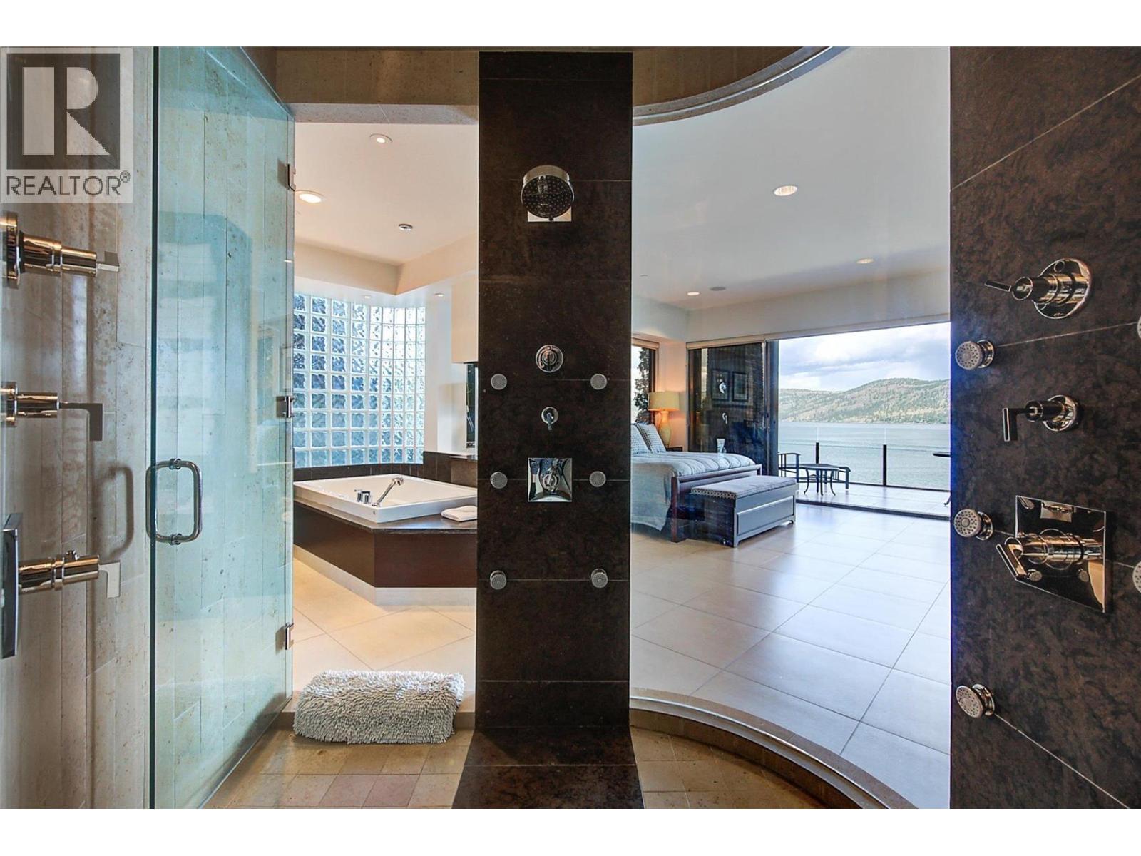 901 Westside Road S Unit# 6. West Kelowna, British Columbia