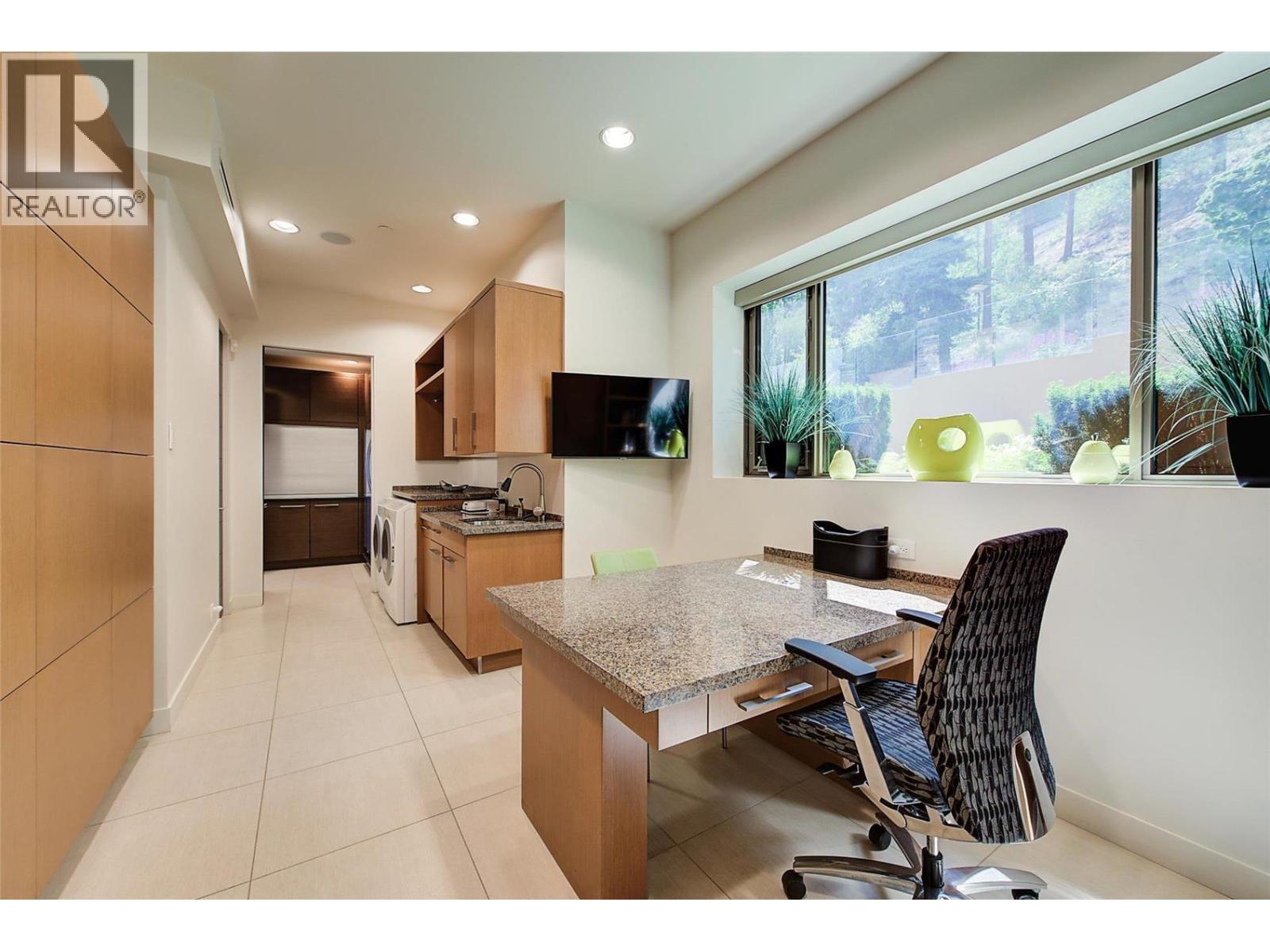 901 Westside Road S Unit# 6. West Kelowna, British Columbia