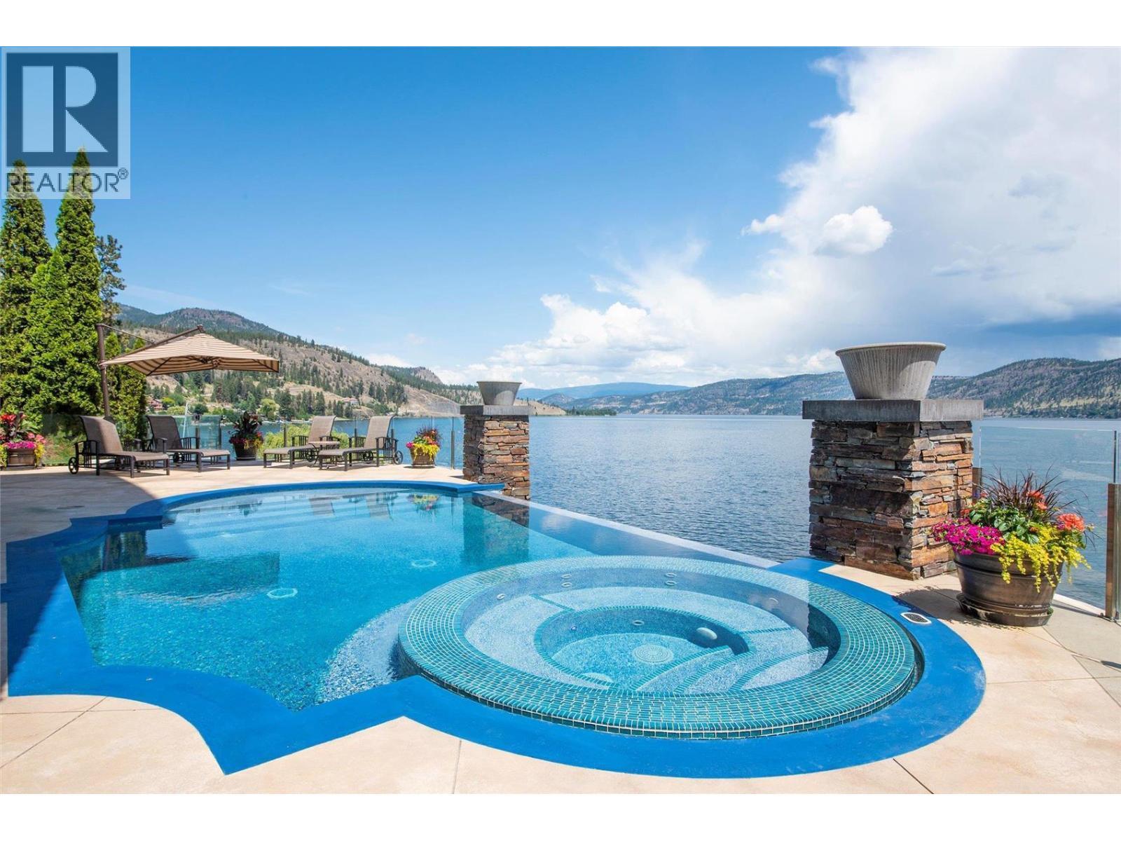 901 Westside Road S Unit# 6. West Kelowna, British Columbia