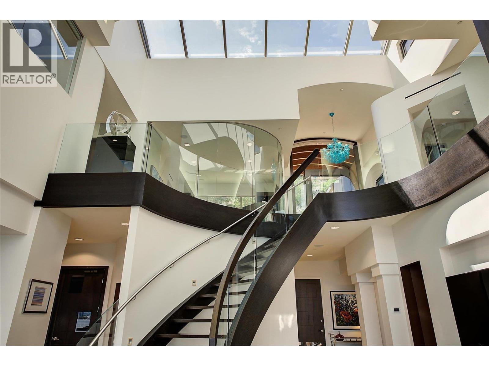 901 Westside Road S Unit# 6. West Kelowna, British Columbia