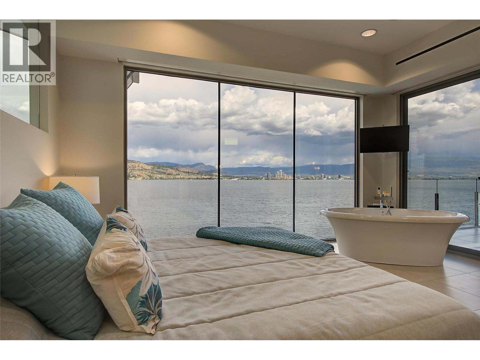 901 Westside Road S Unit# 6. West Kelowna, British Columbia