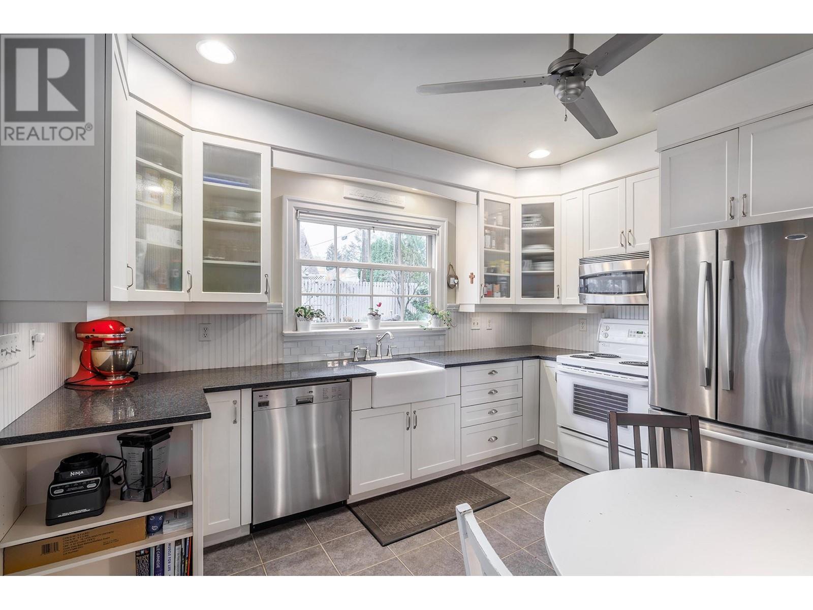 1537 Lakeview Street. Kelowna, British Columbia