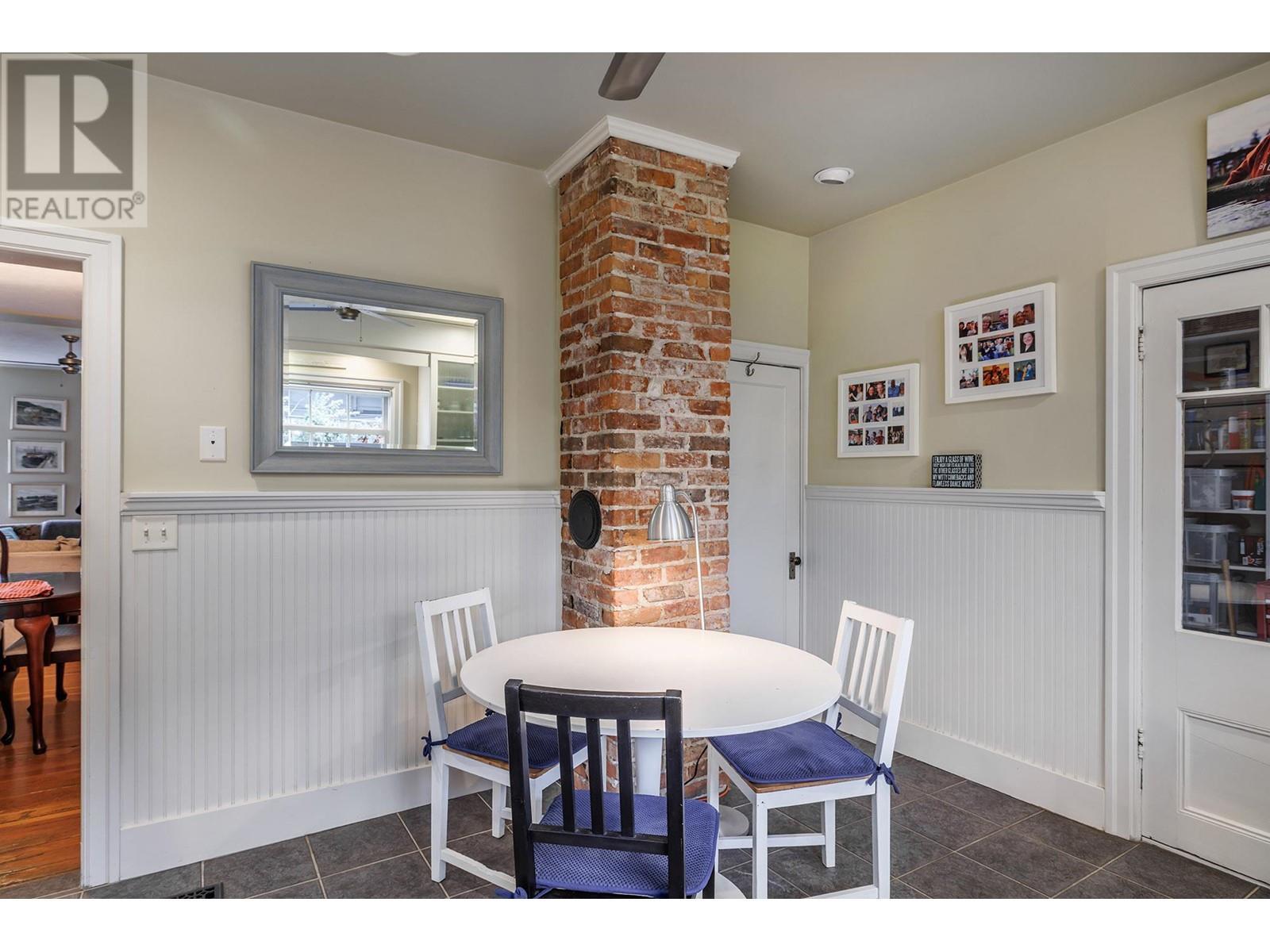 1537 Lakeview Street. Kelowna, British Columbia