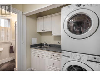 1537 Lakeview Street. Kelowna, British Columbia