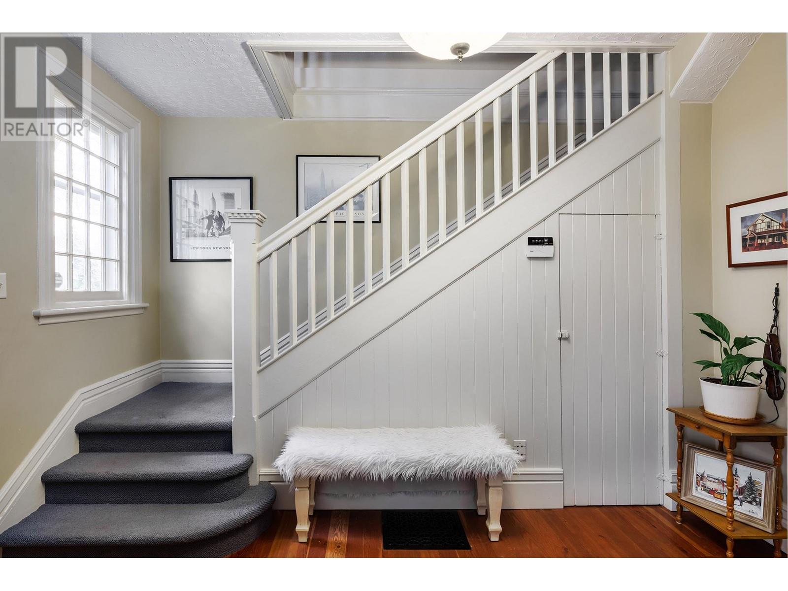 1537 Lakeview Street. Kelowna, British Columbia