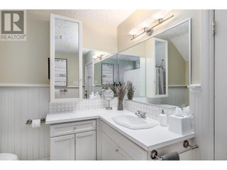 1537 Lakeview Street. Kelowna, British Columbia