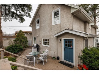 1537 Lakeview Street. Kelowna, British Columbia