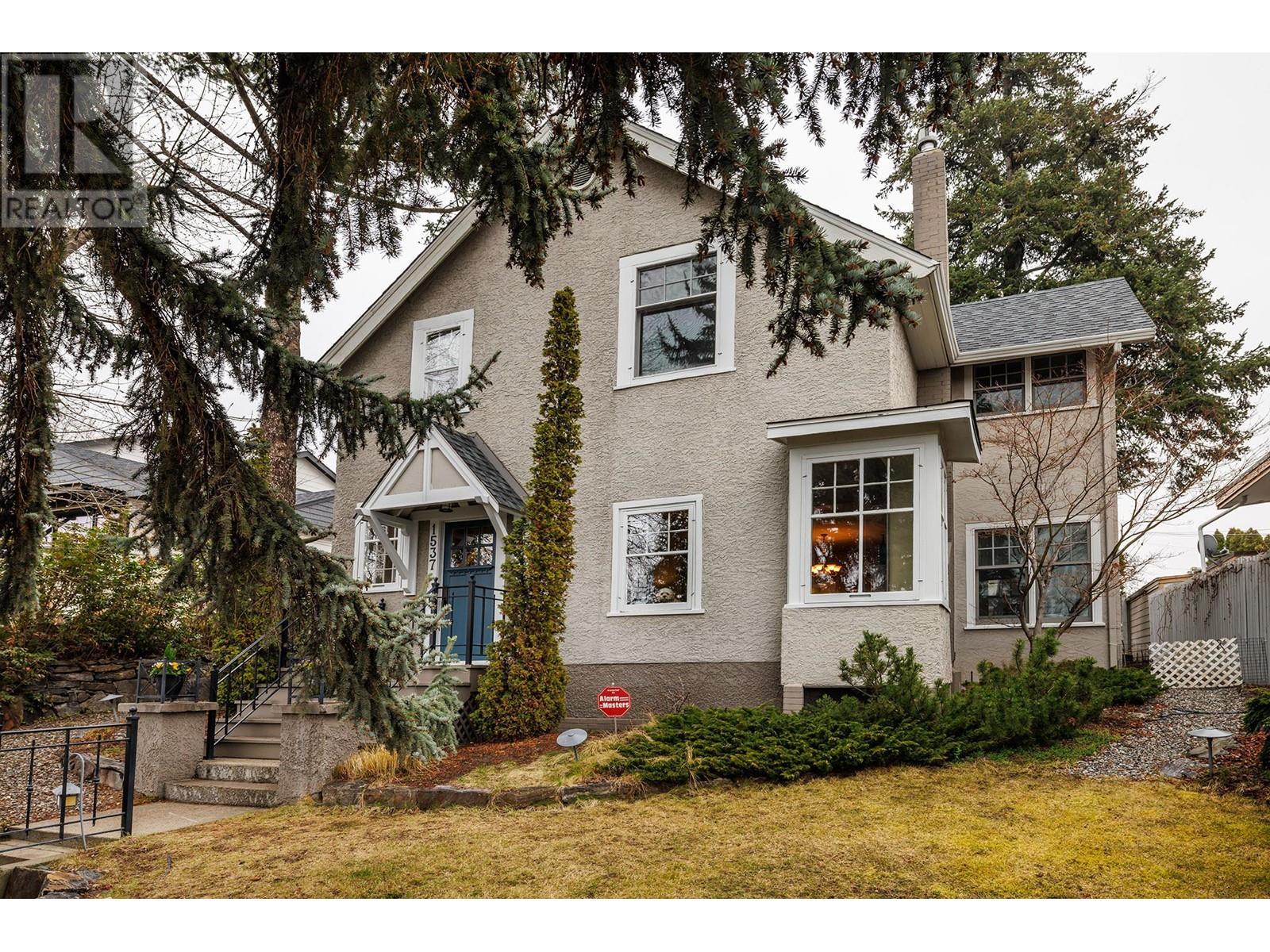 1537 Lakeview Street. Kelowna, British Columbia