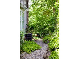 1537 Lakeview Street. Kelowna, British Columbia