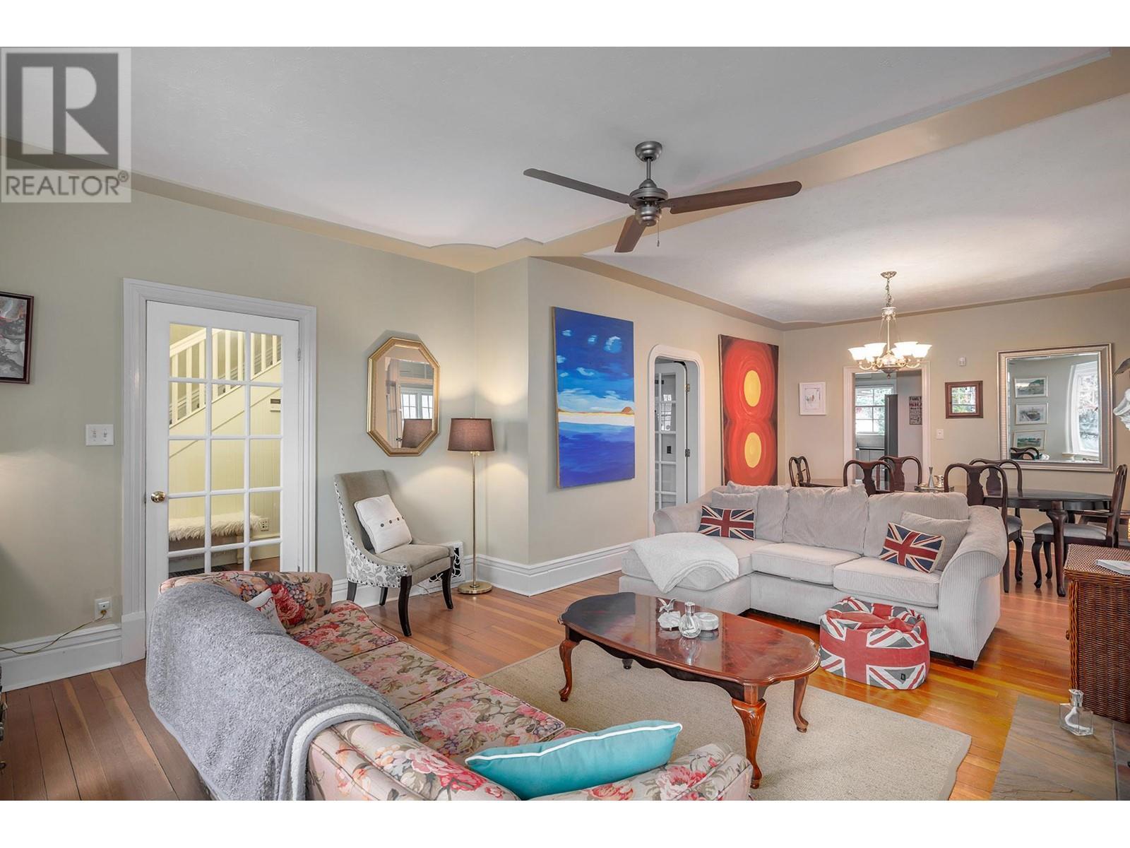 1537 Lakeview Street. Kelowna, British Columbia