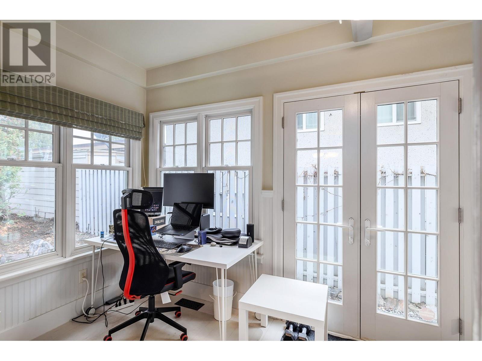 1537 Lakeview Street. Kelowna, British Columbia