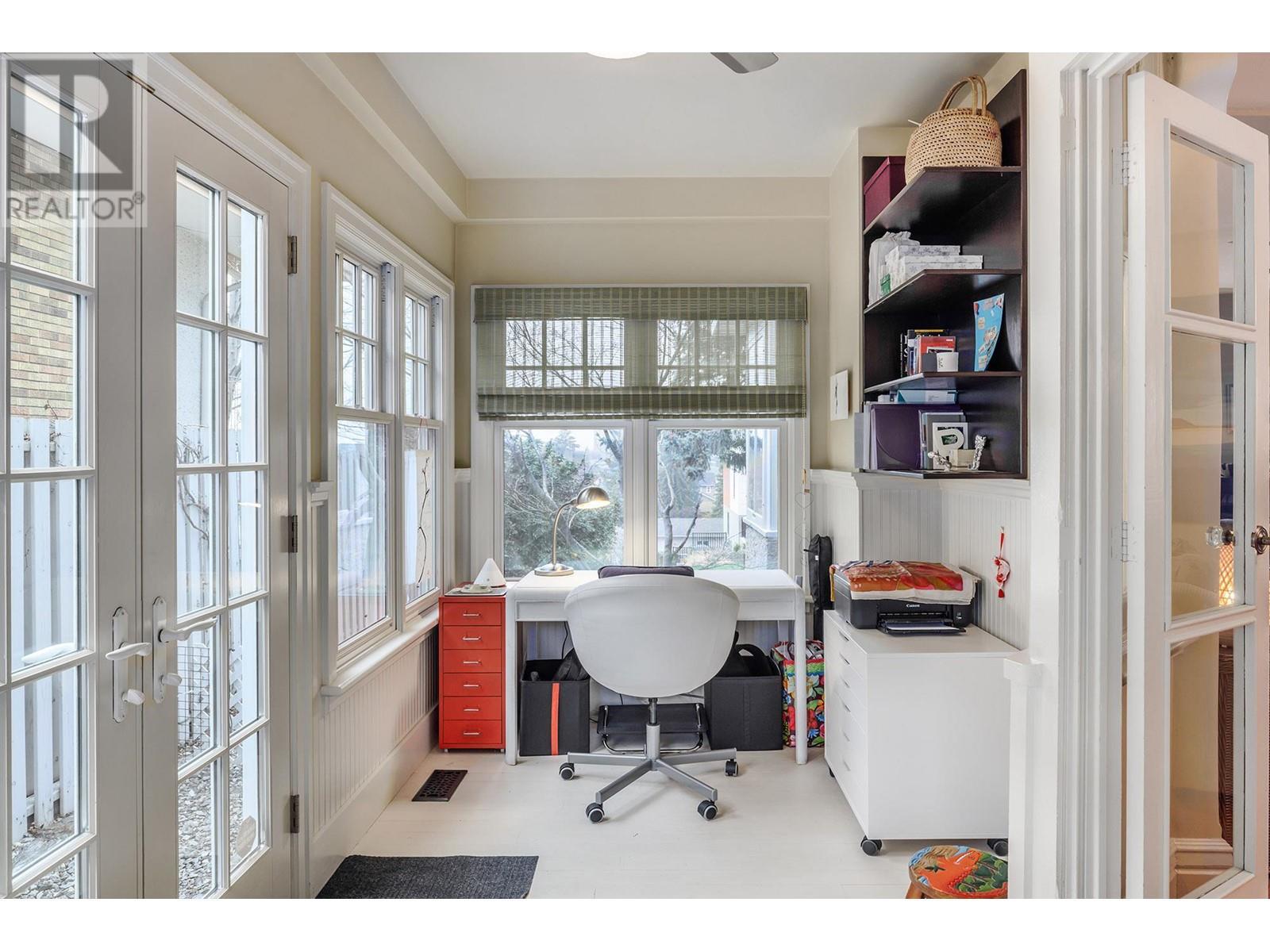 1537 Lakeview Street. Kelowna, British Columbia