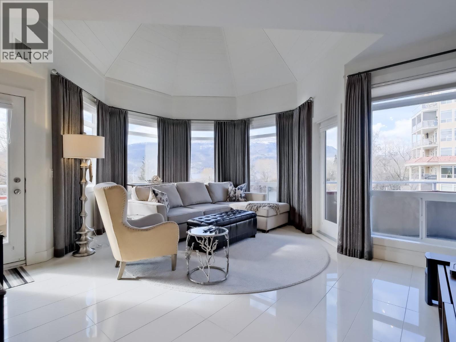 1088 Sunset Drive Unit# 221. Kelowna, British Columbia