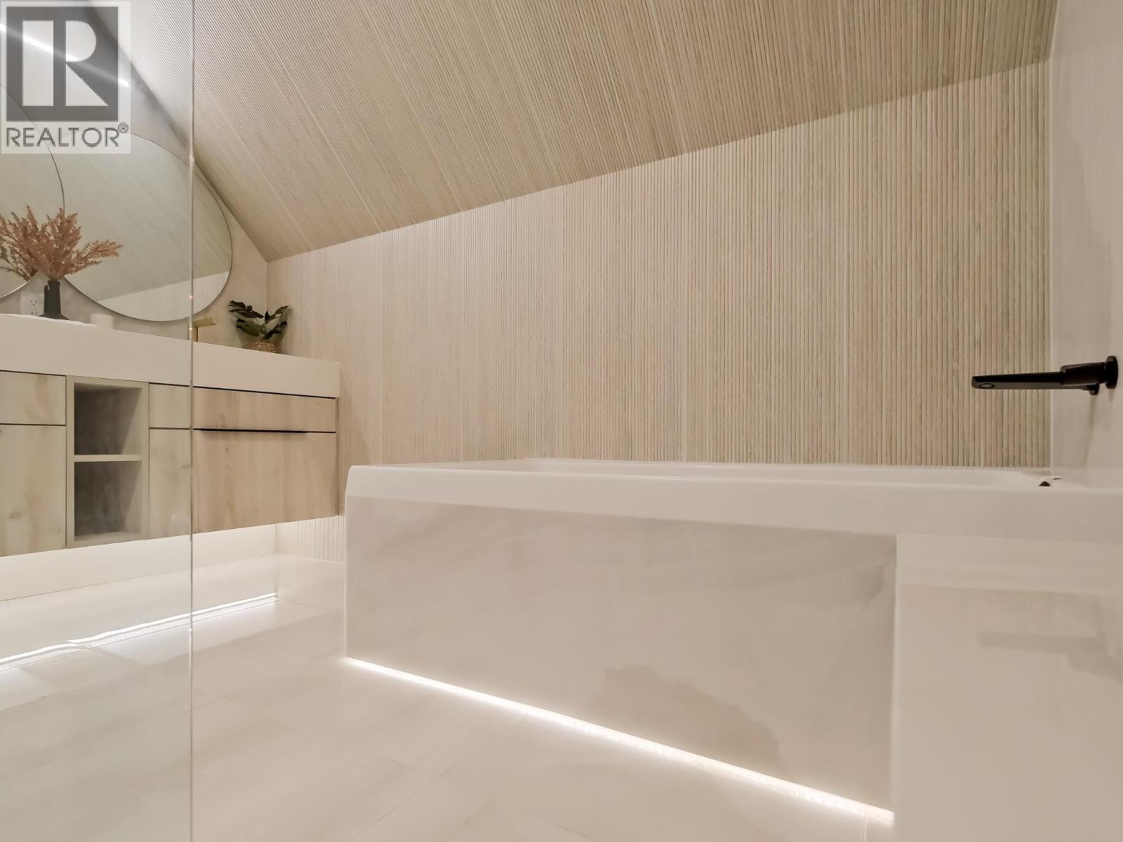 1088 Sunset Drive Unit# 221. Kelowna, British Columbia