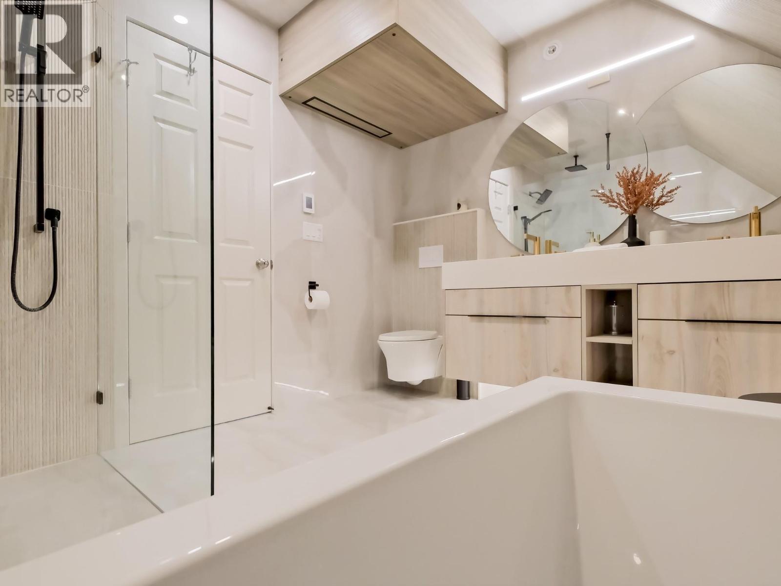 1088 Sunset Drive Unit# 221. Kelowna, British Columbia